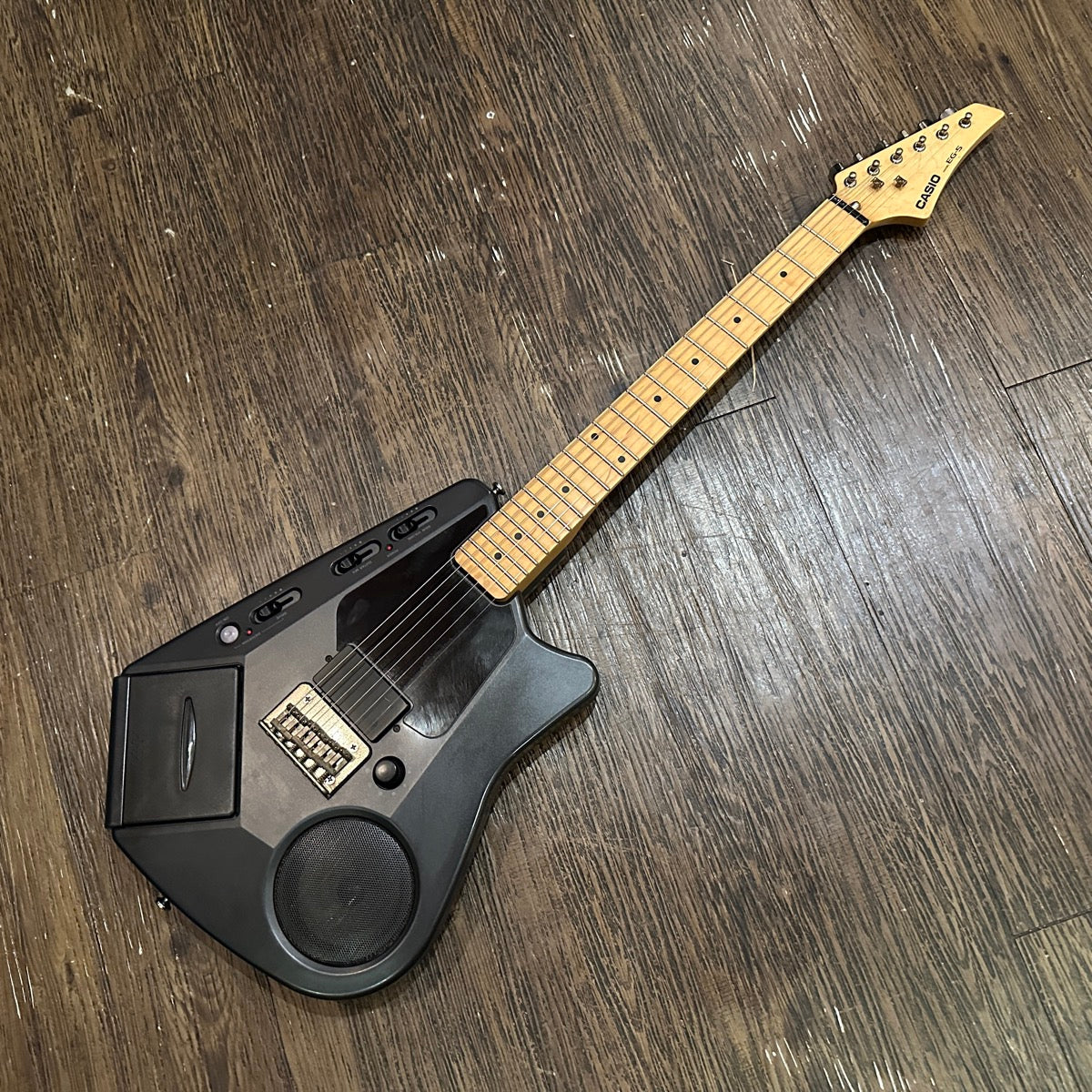 Casio EG-5 Vintage 1980s Electric Guitar Cassette Player