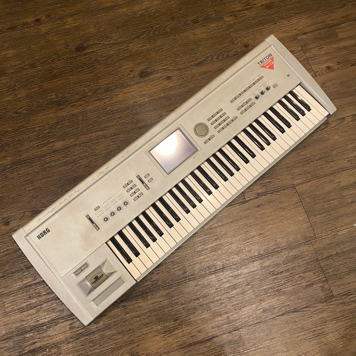 KORG TRITON 61 Workstation Keyboard synthesizer -GrunSound-w955-